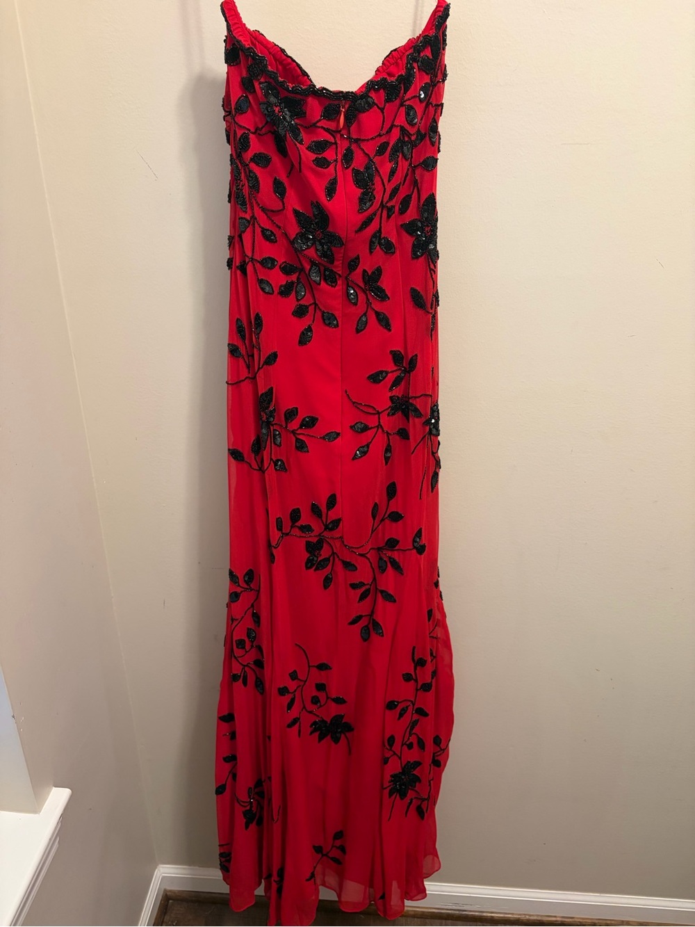 Vintage Cache Size 2 Red Black Beaded Sequin Silk Strapless Gown Maxi Dress Y2K - Picture 16 of 16